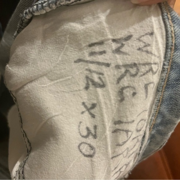 Wrangler light blue denim distressed bootcut jeans. - Picture 6 of 6